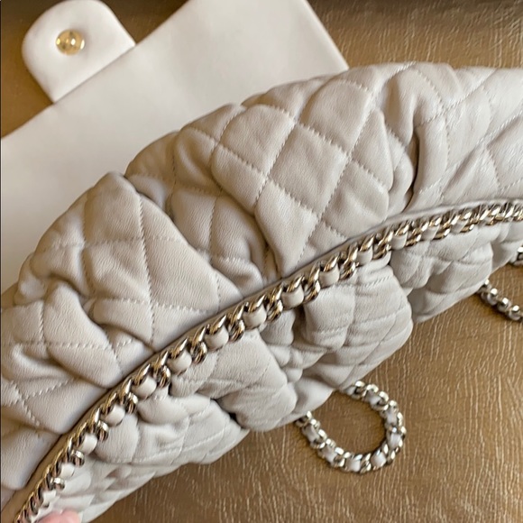 ‼️SOLD‼️💯% Authentic Chanel chain around bag - Picture 11 of 11